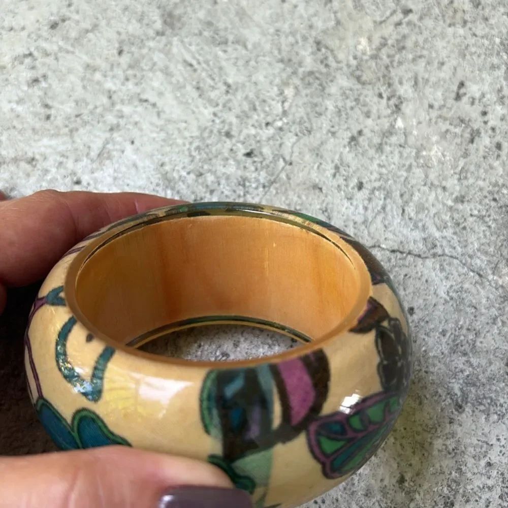 Vintage lucite bangle - Picture 5 of 5